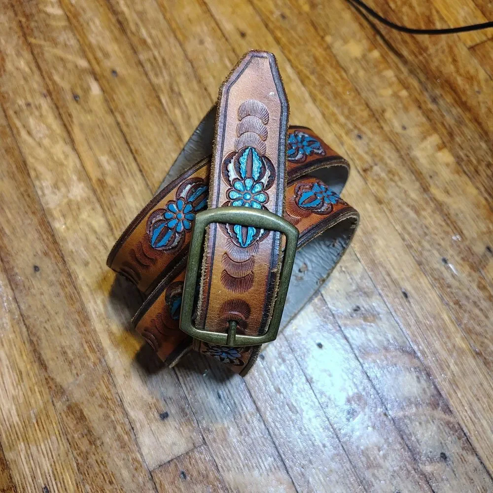 VTG Western Leather Hand Tooled Floral Turquoise Design Belt 45